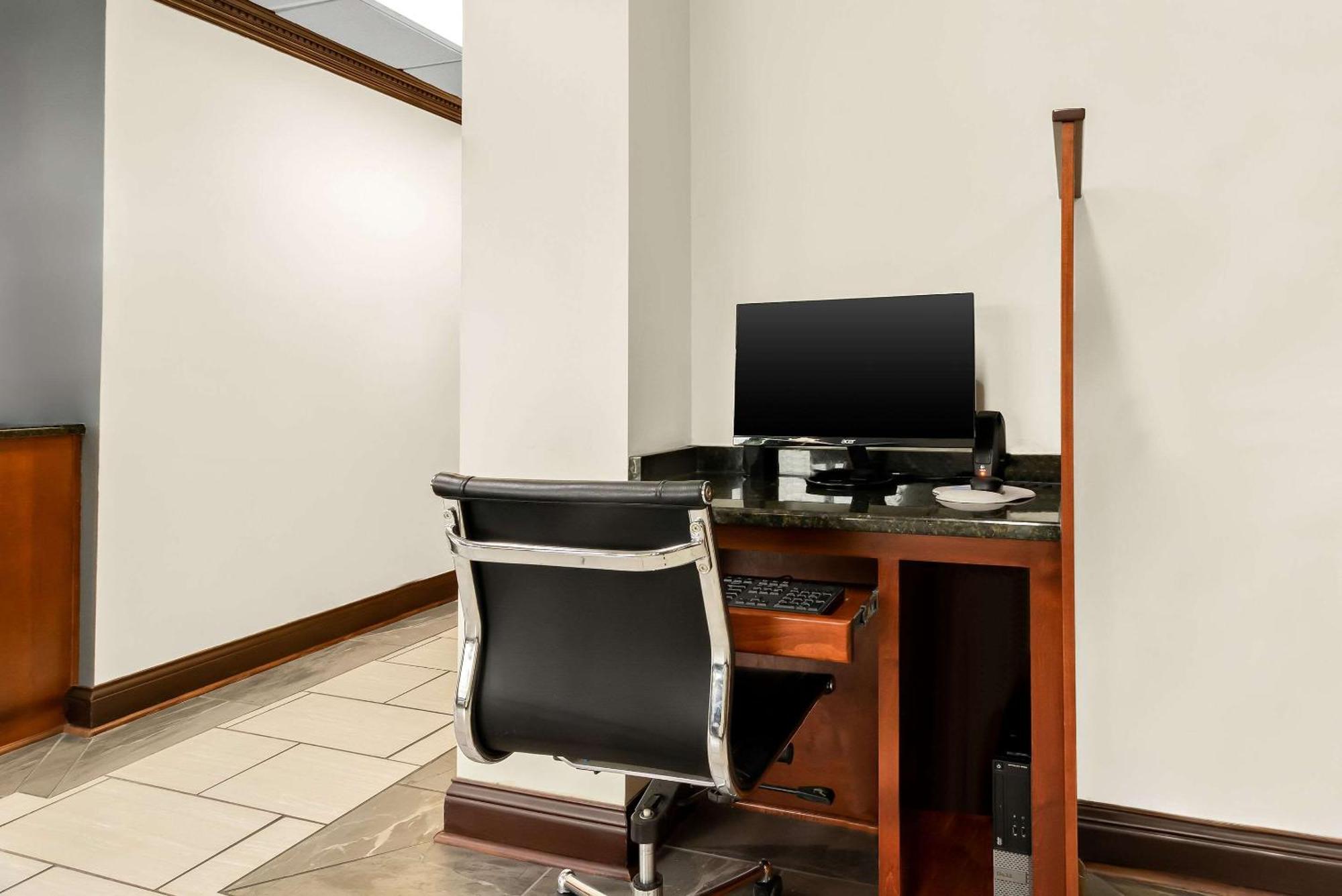 Quality Inn Russellville Екстер'єр фото