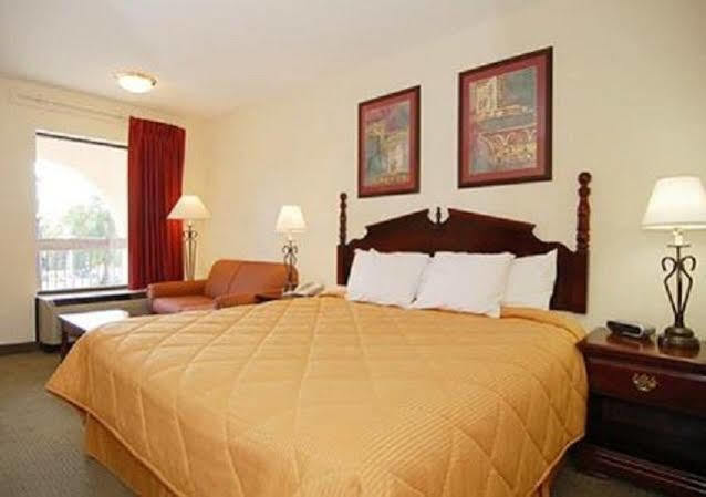 Quality Inn Russellville Екстер'єр фото